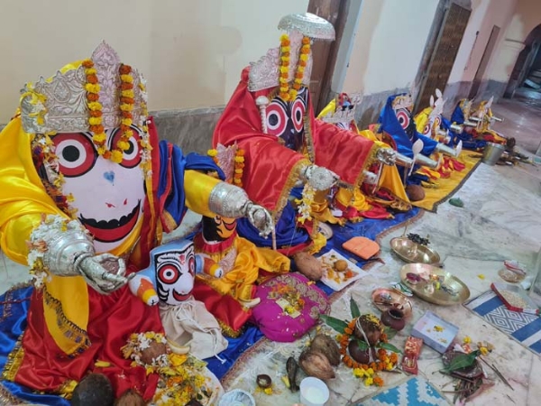 फाईल फाेटाे  45 किलाें के रजत आभूषणों से सुसज्जित भगवान श्रीजगन्नाथ