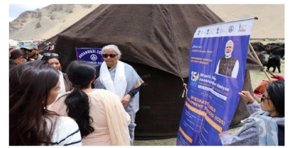 धरआबा जनभागीदारी अभियान के तहत अभियान की समीक्षा करती केन्द्रीय मंत्री निर्मला सीतारमण