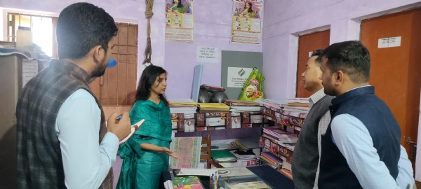 पौड़ी खोला चोरी में स्थित राजस्व निरीक्षक कार्यालय व पटवारी चौकी का औचक निरीक्षण करती डीएम