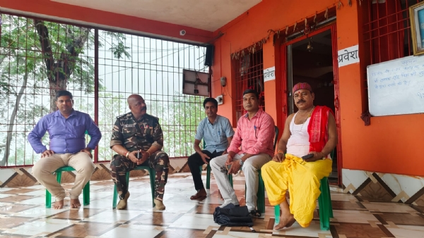 जांच करने पहुंचे रामगढ़ थाना प्रभारी