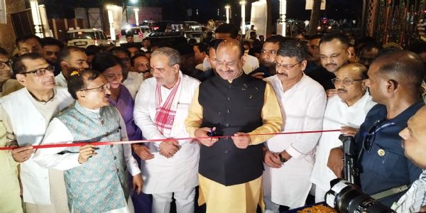 नगर निगम मुरादाबाद द्वारा 15 करोड़ रुपए की लागत से तैयार संविधान साहित्य वाटिका का  लोकार्पण करते लोकसभा अध्यक्ष ओम बिरला