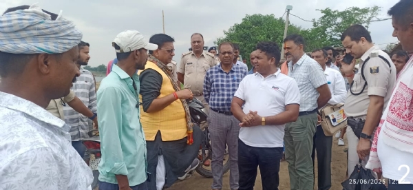 निरीक्षण करते विधायक