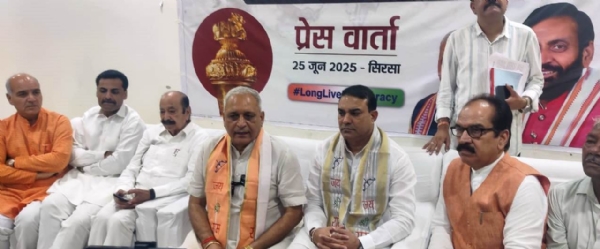 सिरसा में पत्रकारों से बातचीत करते मंत्री रणबीर गंगवा।