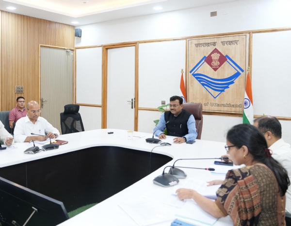 मुख्य सचिव आनन्द बर्द्धन गुरुवार को सचिवालय में राष्ट्रीय नार्काे समन्वय पोर्टल (एन्कॉर्ड) की बैठक लेते हुए।