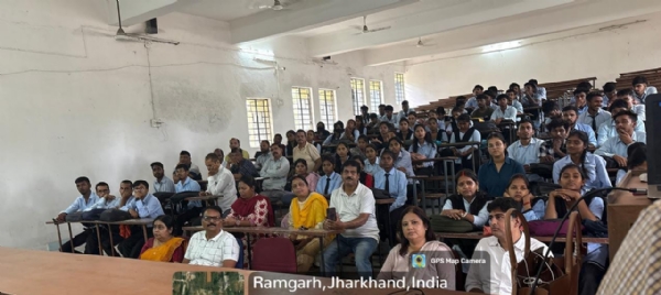 कार्यशाला में शामिल लोग