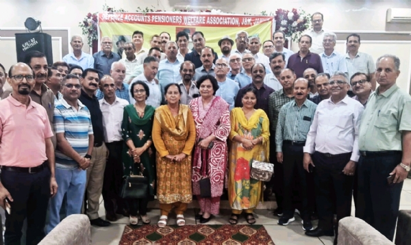 डिफेंस अकाउंट्स पेंशनर्स वेलफेयर एसोसिएशन जम्मू ने हर्षोल्लास के साथ मनाया 5वां स्थापना दिवस समारोह डिफेंस अकाउंट्स पेंशनर्स वेलफेयर एसोसिएशन जम्मू ने हर्षोल्लास के साथ मनाया 5वां स्थापना दिवस समारोह