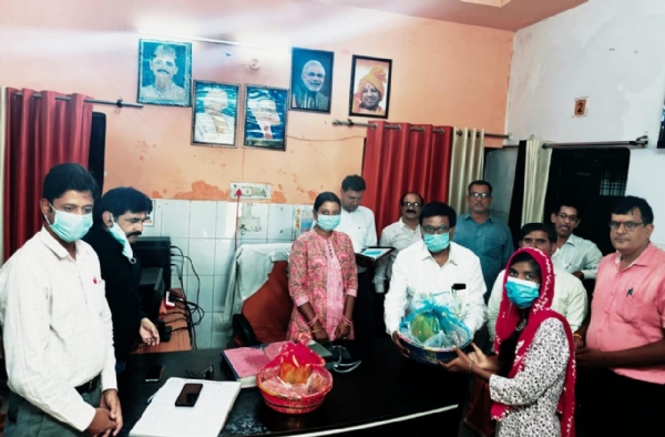 जिला क्षय रोग केंद्र और जिला कुष्ठ अधिकारी कार्यालय ने पूर्वी डीटीओ व डीएलओ को दी भावपूर्ण विदाई*