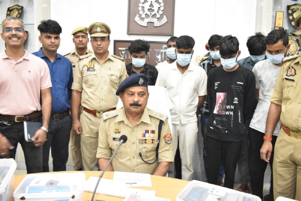 पुलिस की गिरफ्त में आरोपी