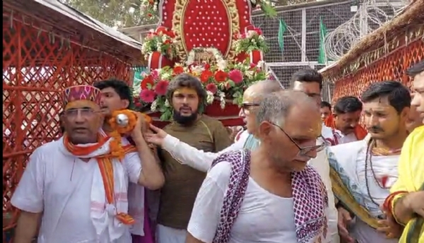 विग्रहों का हुआ भ्रमण