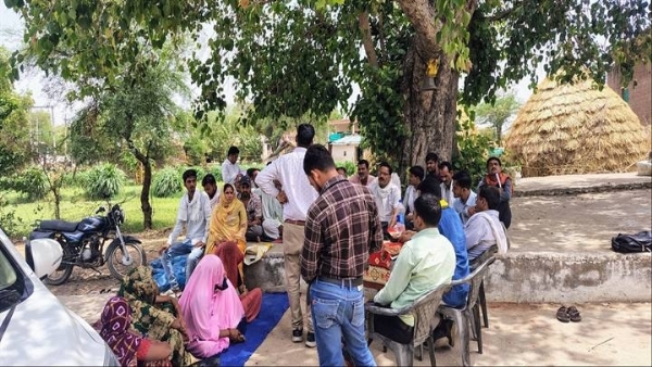 ग्वालियरः ड्रोन से कीटनाशक व उर्वरक छिड़काव करके दिखाया
