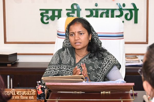महिला एवं बाल विकास मंत्री लक्ष्मी राजवाड़े