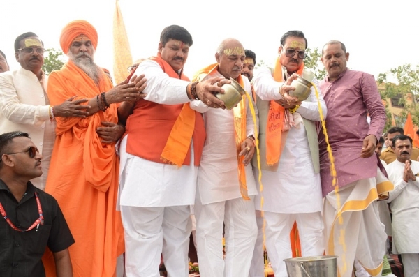 उज्जैन में ढोल धमाके और बैंड बाजे के साथ निकली ‍क्षिप्रा तीर्थ परिक्रमा यात्रा