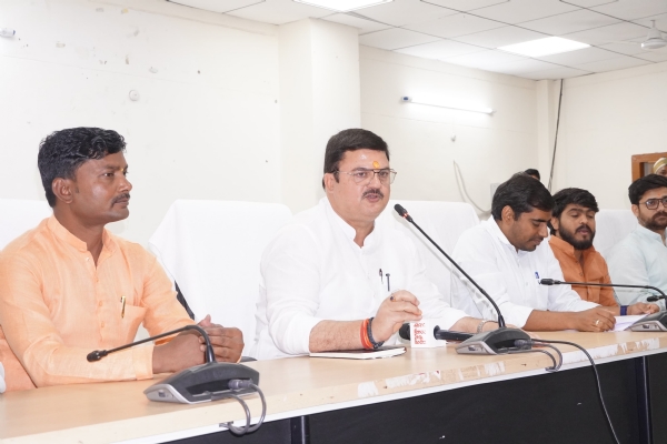 पेयजल, स्वच्छता, मार्ग, प्रकाश के क्षेत्र में आया विशेष बदलाव: गिरीशपति त्रिपाठी