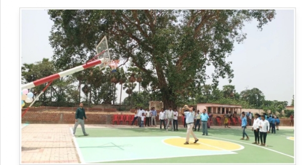 बच्चों को समर्पित खेल मैदान