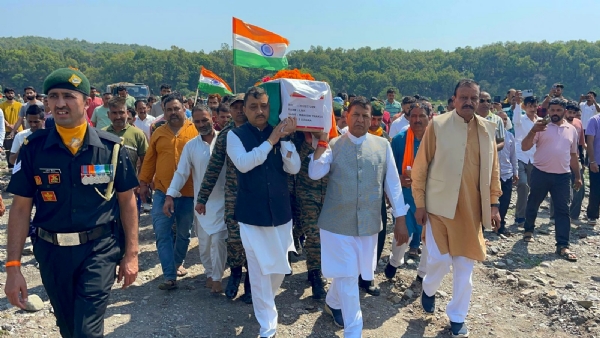 लांस नायक मनीष ठाकुर की शहादत को नमन, बिंदल व् सांसद  सुरेश कश्यप  अंतिम संस्कार में हुए शामिल