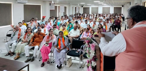 कार्यशाला को संबोधित करते हुए मंत्री कृष्णलाल पंवार।