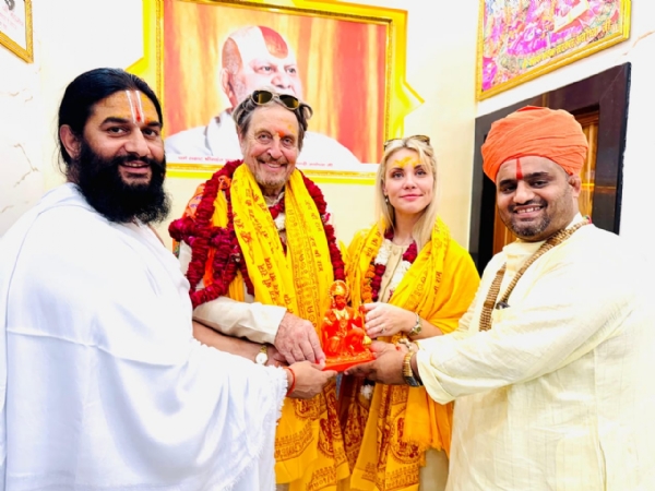 एराेल मस्क पहुंचे अयोध्या, राम मंदिर और हनुमानगढ़ी में किया दर्शन-पूजन