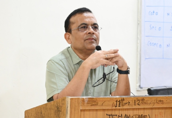 लगन और धैर्य के साथ मेहनत करने से सफलता निश्चित मिलेगी - कलेक्टर