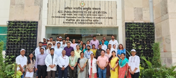 एआईआईए  के सभी अधिकारी और छात्र