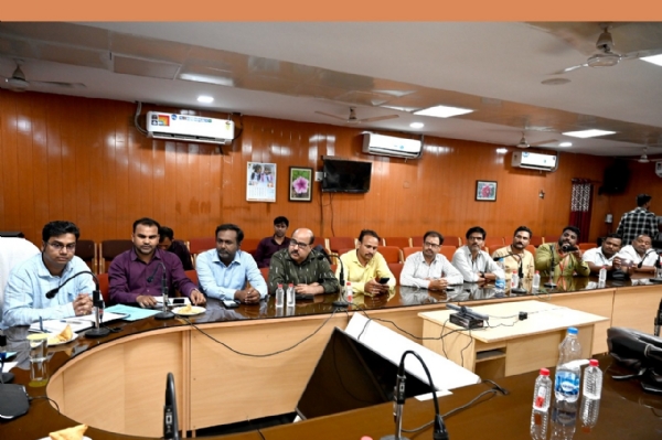 जांजगीर कलेक्टर  जन्मेजय महोबे ने शालाओं और शिक्षकों के युक्तियुक्तकरण के संबंध में ली प्रेसवार्ता