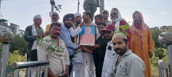 मुख्यमंत्री योगी आदित्यनाथ के जन्म दिन मनाते हुए अल्पसंख्यक मोर्चा भाजपा के कार्यकर्ताओं का छाया चित्र मुख्यमंत्री योगी आदित्यनाथ के जन्म दिन मनाते हुए अल्पसंख्यक मोर्चा भाजपा के कार्यकर्ताओं का छाया चित्र