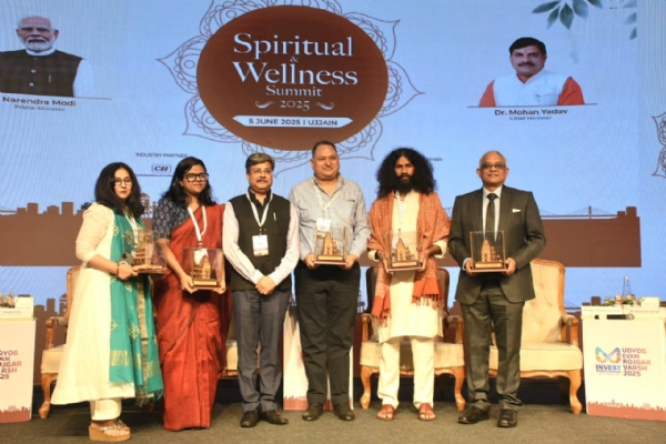 प्रमुख सचिव  शुक्ला उज्जैन में स्पिरिचुअल और वेलनेस समिट के दौरान पैनल डिस्कशन में निवेशकों से चर्चा कर रहे थे। आइडियेटिंग द पार्टनरशिप मॉडल विषय पर निवेशकों और हितधारकों ने उज्जैन को आध्यात्मिक और वेलनेस केंद्र के रूप में स्थापित करने की संभावनाओं और सिंहस्थ के दौरान उज्जैन में निवेश के अवसरों पर चर्चा की