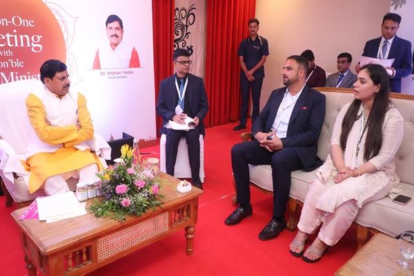 मुख्यमंत्री डॉ. यादव ने वेलनेस क्षेत्र के निवेशकों से वन-टू-वन चर्चा