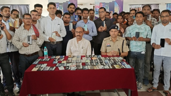 जांजगीर चांपा पुलिस की सराहनीय पहल: 115 गुम मोबाइल बरामद