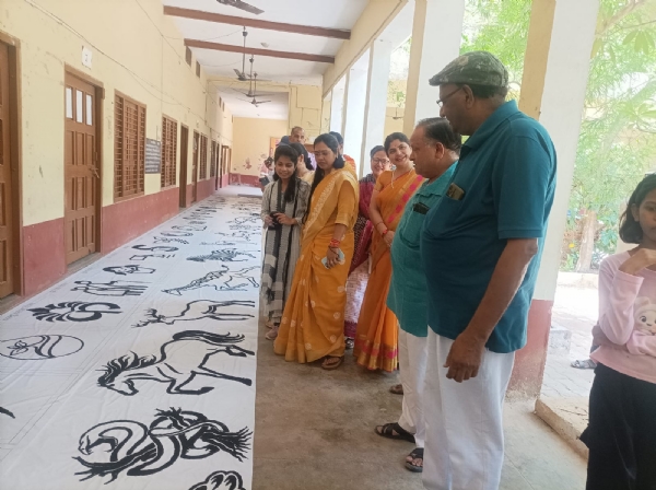 विश्व पर्यावरण दिवस में बालों से बनी कलाकृतियां रही आकर्षण का केंद्र