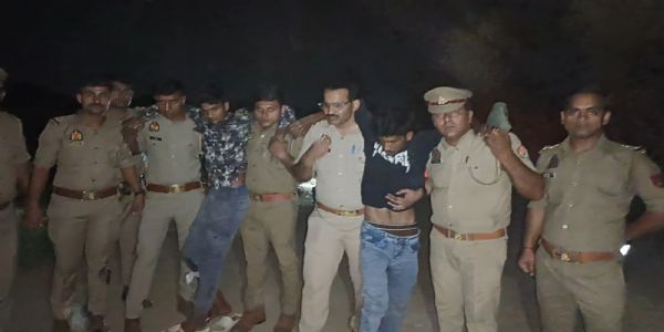 मुठभेड़ में दो लुटेरे गिरफ्तार, गोली लगने से घायल