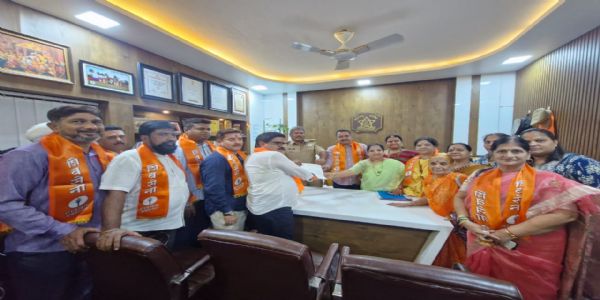 टोइंग वेन पुर रोक लगे,उद्धव गुट ने कहा पहले पार्किंग नीति लागू करें