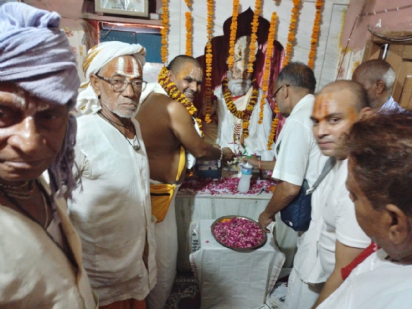 पुण्यतिथि पर महंत हरिशंकर शरण काे अर्पित किया श्रद्धासुमन