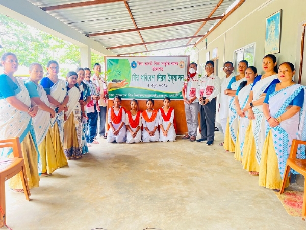 गुवाहाटीः विद्या भारती शिक्षा संस्कृति न्यास के तत्वावधान में चंद्रपुर स्थित शंकरदेव शिशु निकेतन, हाजोंगबारी में आयोजित विश्व पर्यावरण दिवस का दृश्य।