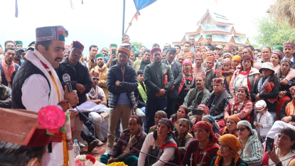 लोक निर्माण मंत्री