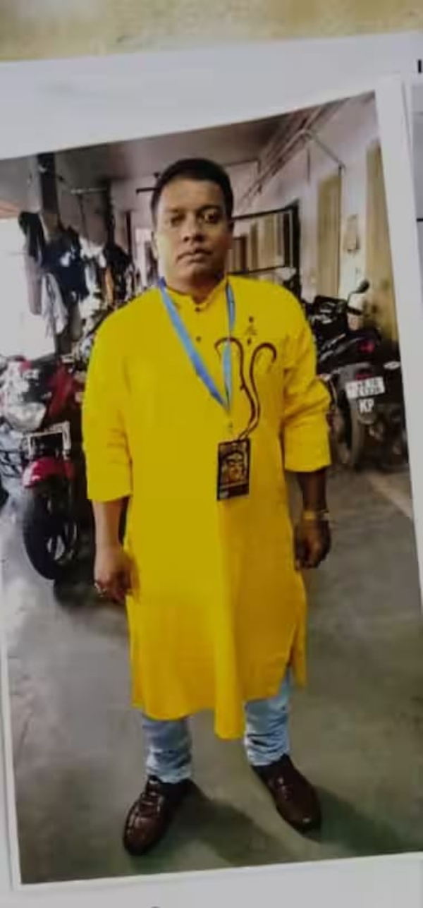 पुलिस का शव बरामद