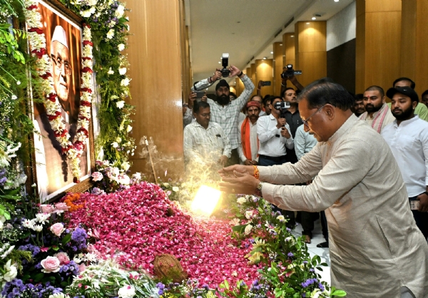 मुख्यमंत्री विष्णु देव साय स्वर्गीय रामजीलाल अग्रवाल के शांति मिलन कार्यक्रम में