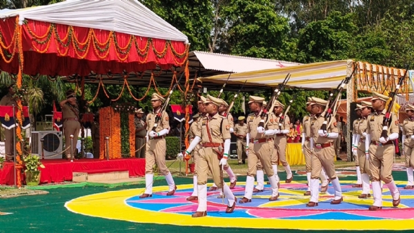 डा. भीमराव पुलिस आंबेडकर पुलिस अकादमी मुरादाबाद में आयाेजित पासिंग आउट परेड में नए पुलिस उपधीक्षक।