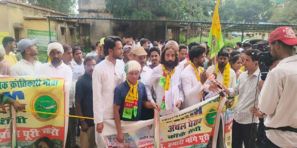 भ्रष्टाचार का जड़ बनता जा रहा प्रखंड कार्यालय : देवेंद्रनाथ