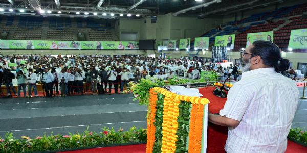 मुख्यमंत्री ने राज्य के पहले मिल्क पाउडर प्लांट की रखी आधारशिला