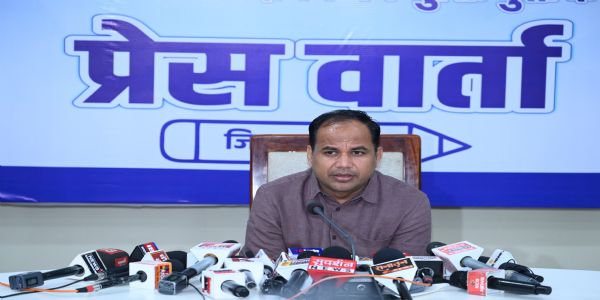 रायपुर : शालाओं और शिक्षकों के युक्तियुक्तकरण के संबंध में कलेक्टर ने ली प्रेसवार्ता