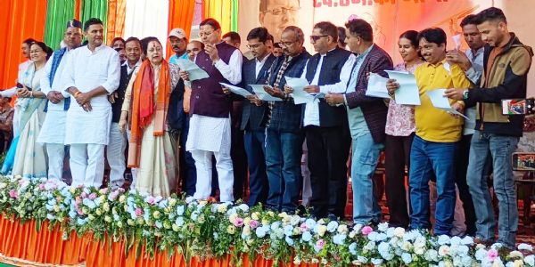 मुख्यमंत्री ने एनयूजे-आई उत्तराखंड की जिला व नगर कार्यकारिणी को दिलाई शपथ