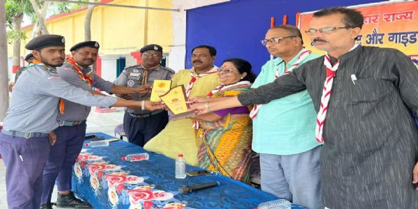 स्काउट गाइड के साथ विविध क्षेत्रों में योगदान करने वाले शख्सियतों को किया गया सम्मानित