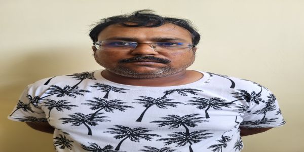 फरीदाबाद : अवैध पार्सल का डर दिखाकर की ठगी, खाताधारक गिरफ्तार