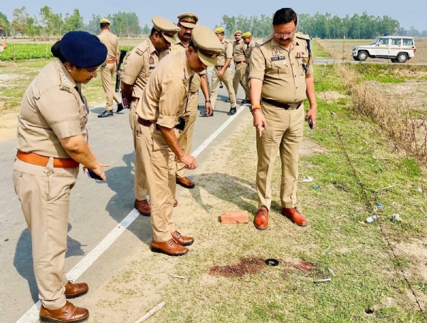 घटना स्थल निरीक्षण करते एसपी