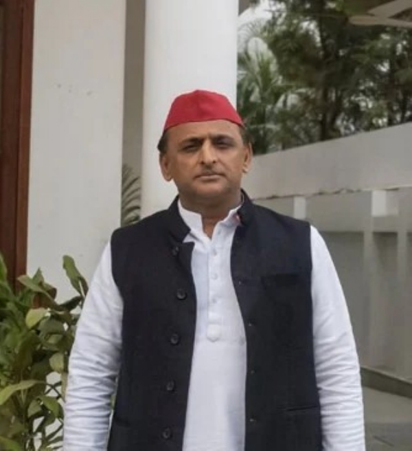 अखिलेश यादव