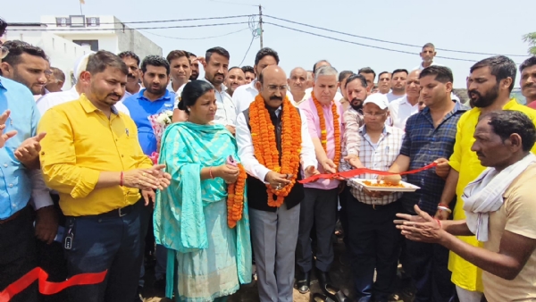 विधायक मोहनलाल ने परगवाल में पशु चिकित्सा अस्पताल व आवासीय क्वार्टरों का किया शिलान्यास