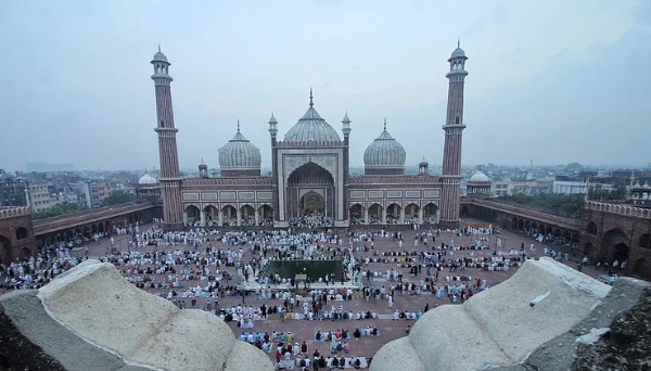 दिल्ली के जामा मस्जिद में हजारों लोगों ने बकरीद की नमाज अदा की। फोटो-फाइल