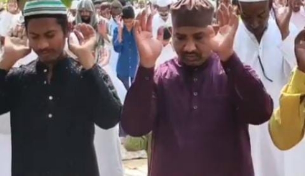 ईद-उल-अज़हा (बकरीद) पर्व की नमाज का छाया चित्र