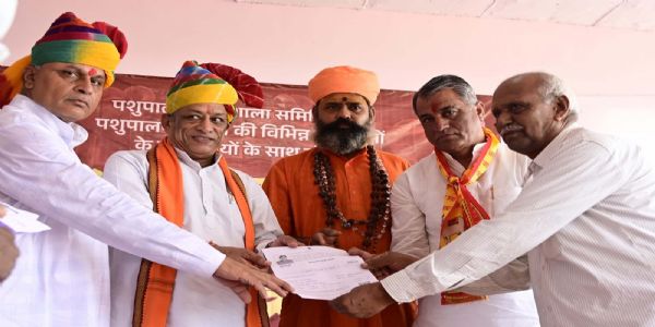सरकार बनाएगी गौशालाओं को स्वावलंबी : पशुपालन मंत्री