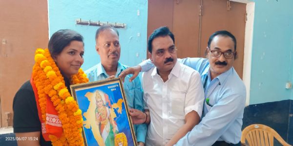 आपरेशन सिंदूर की वीरांगना का गौरवपूर्ण स्वागत, चुनार में गूंजे भारत माता के जयकारे